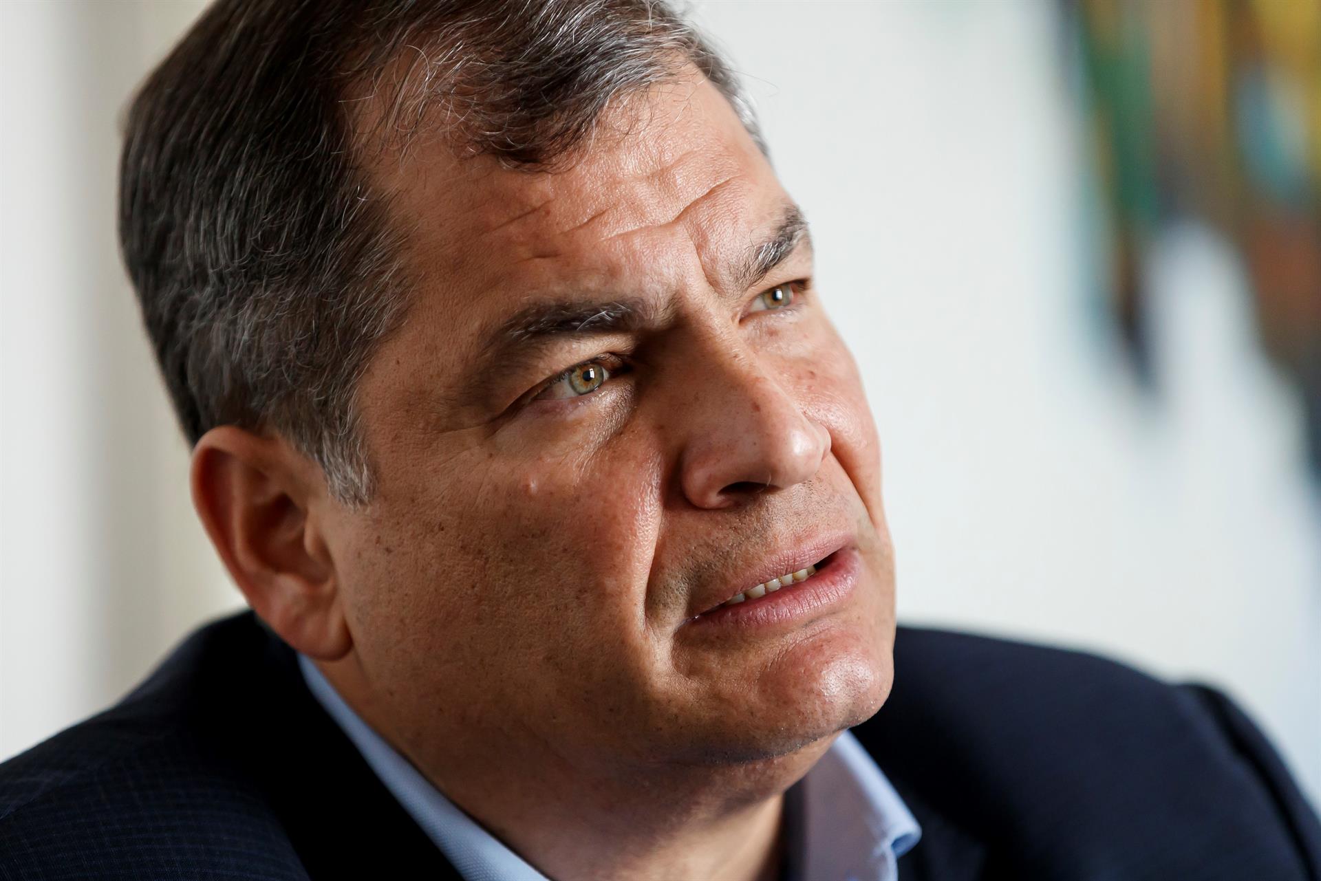 Ecuador firma la solicitud de extradición del expresidente Correa