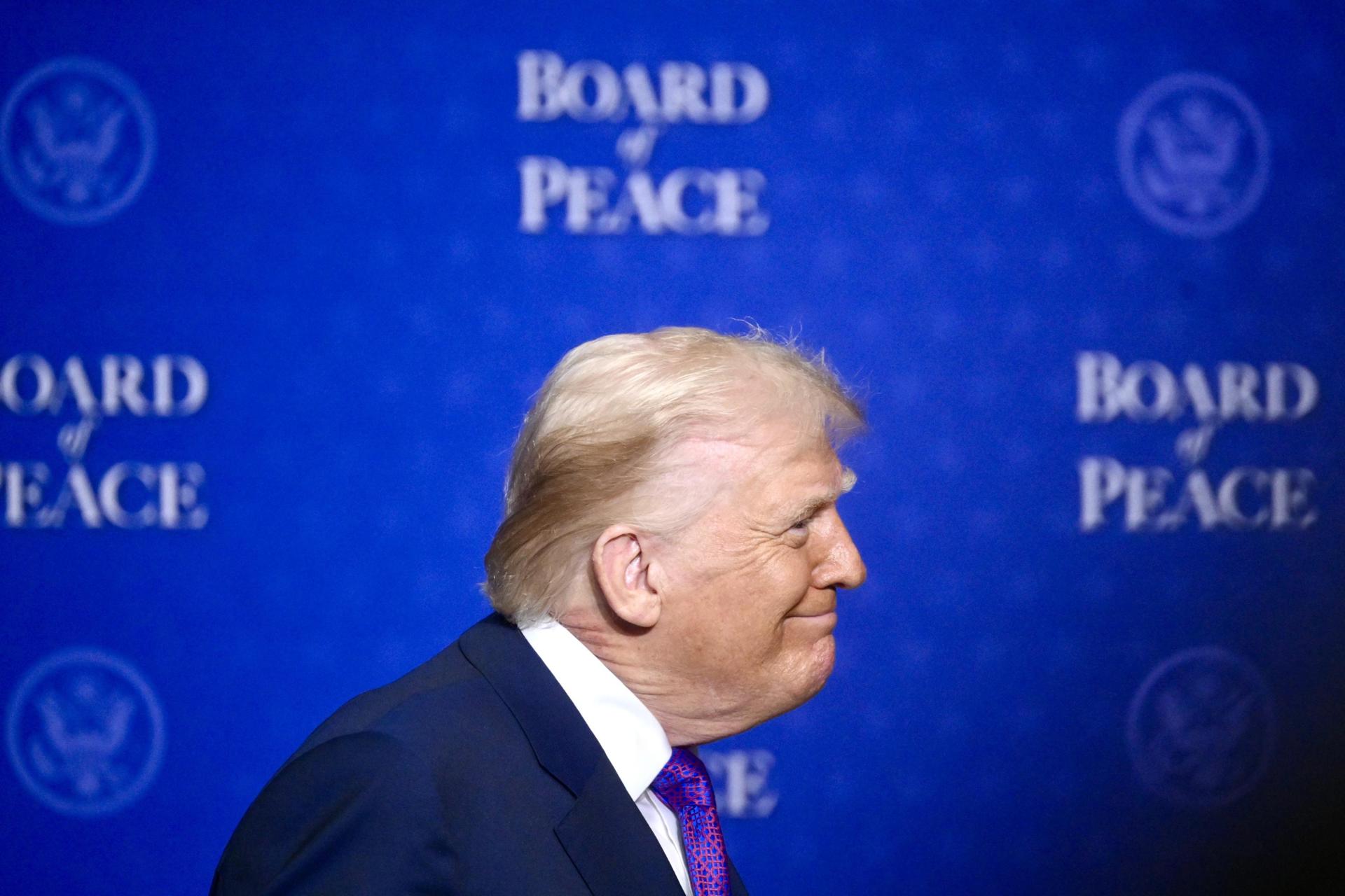 Trump sugiere que podría tomar una decisión sobre Irán en unos «diez días»