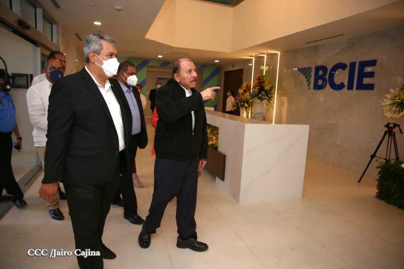 El presidente del BCIE vendrá a Managua para reunión con empresarios y representantes del régimen