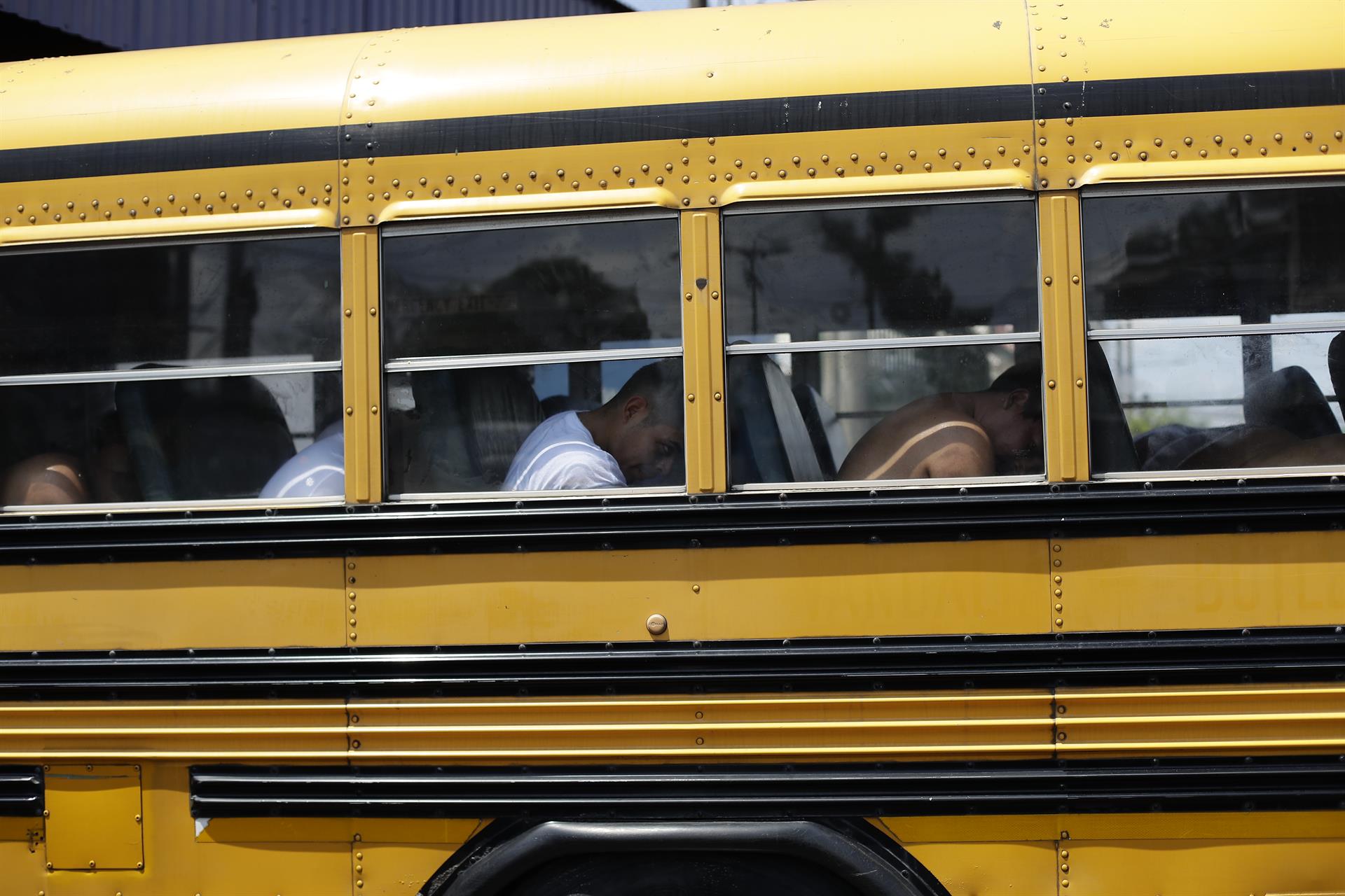 Unos 40 casos de abusos reportan en El Salvador durante el régimen de excepción