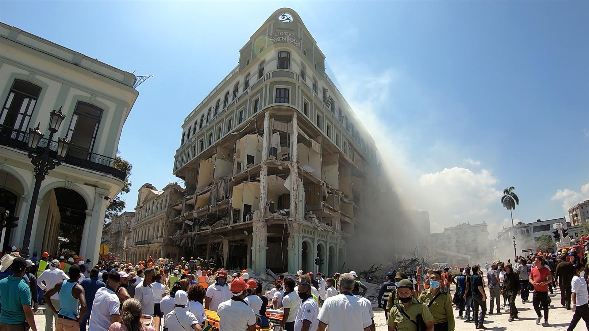 Una fuerte explosión daña gravemente un hotel del centro de La Habana