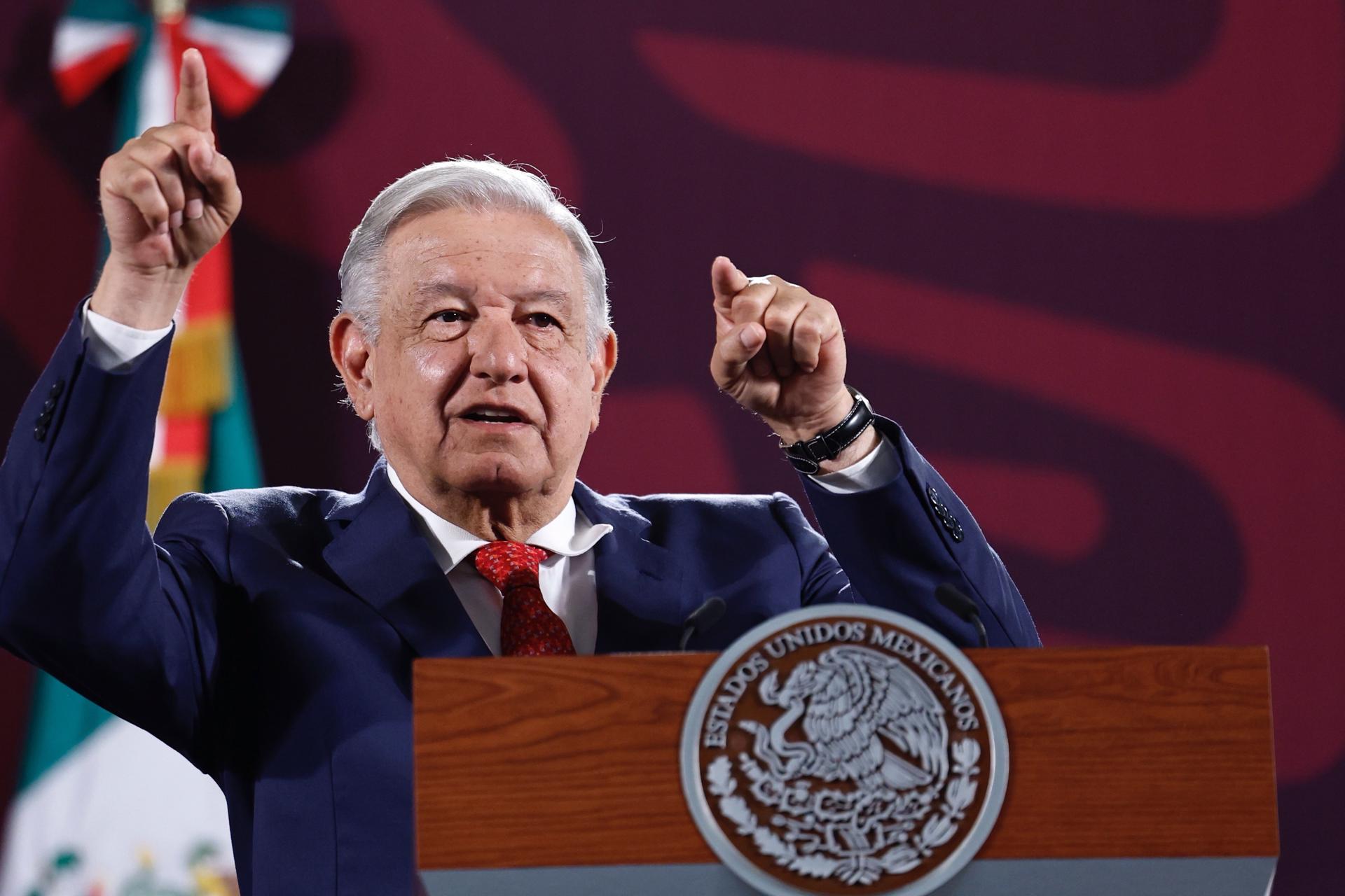 López Obrador dice no haber hablado sobre Venezuela con Petro y Lula