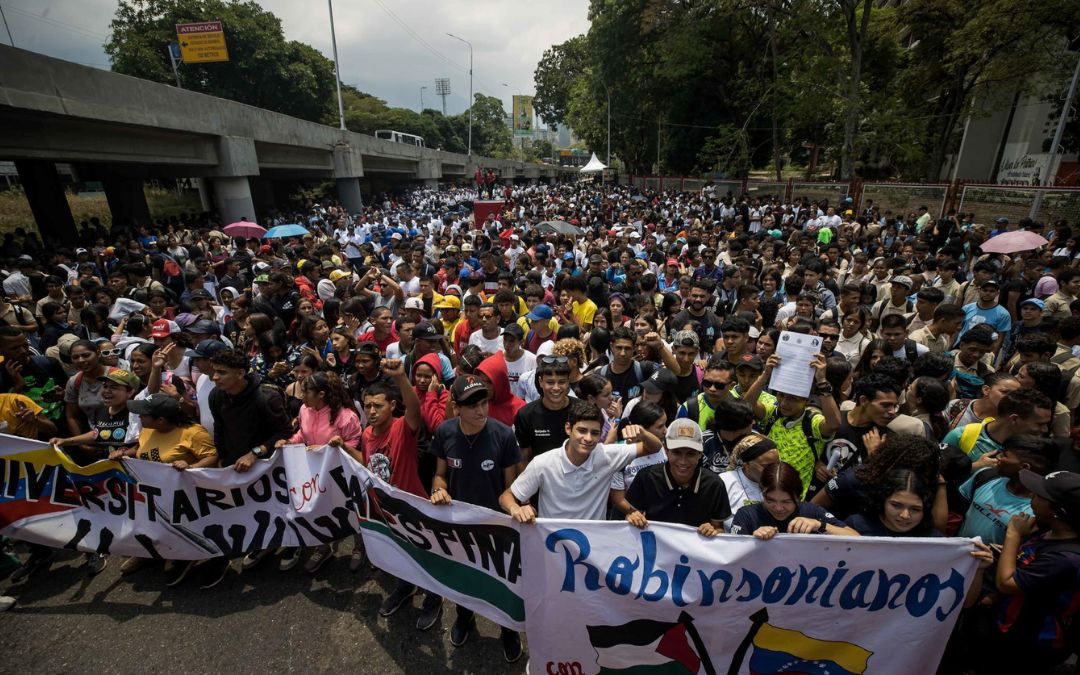 Más de un millar de venezolanos marchan en Caracas en solidaridad con el pueblo palestino