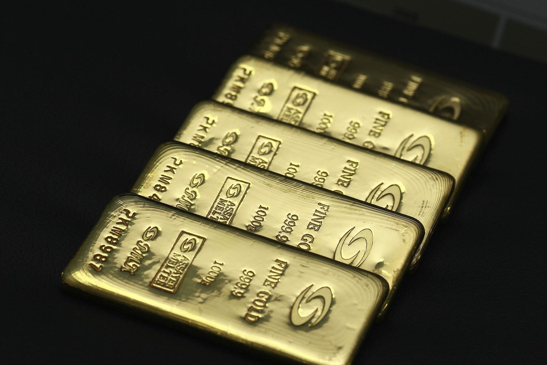 El oro se encamina a cerrar su mejor año desde 2010 pese al retroceso de los últimos meses
