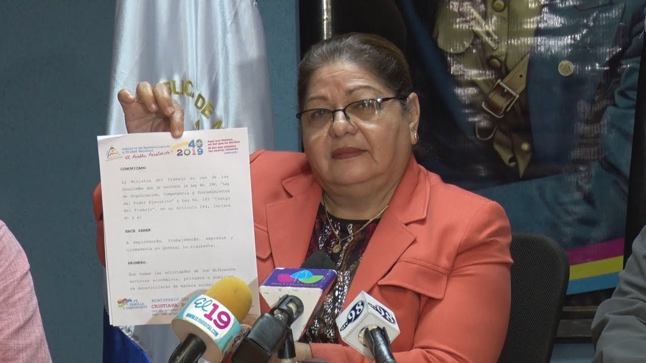 La ministra del Trabajo es destituida por supuesta corrupción no autorizada