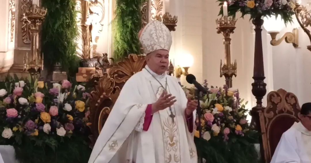El obispo de León ordena a ocho nuevos sacerdotes y los llama a no desviarse