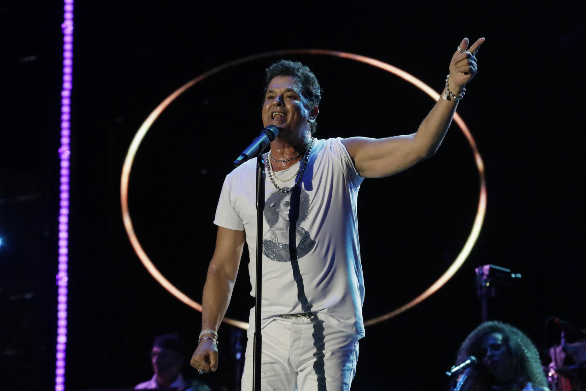 Carlos Vives y el Grupo Niche lanzan versión de ‘La tierra del olvido’ en ritmo de salsa