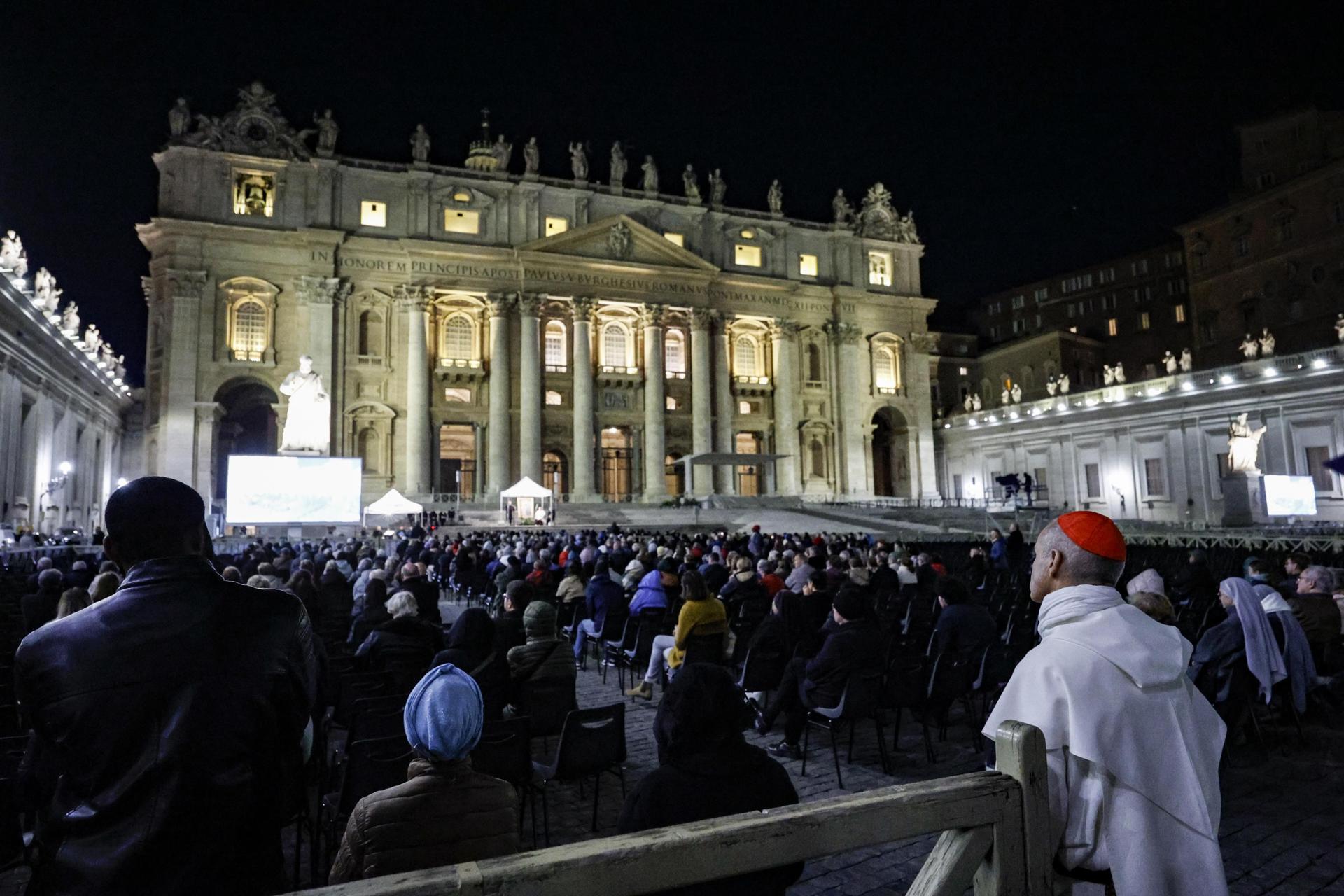 La salud del papa obliga a pensar en un «plan B» para la celebración de la Semana Santa