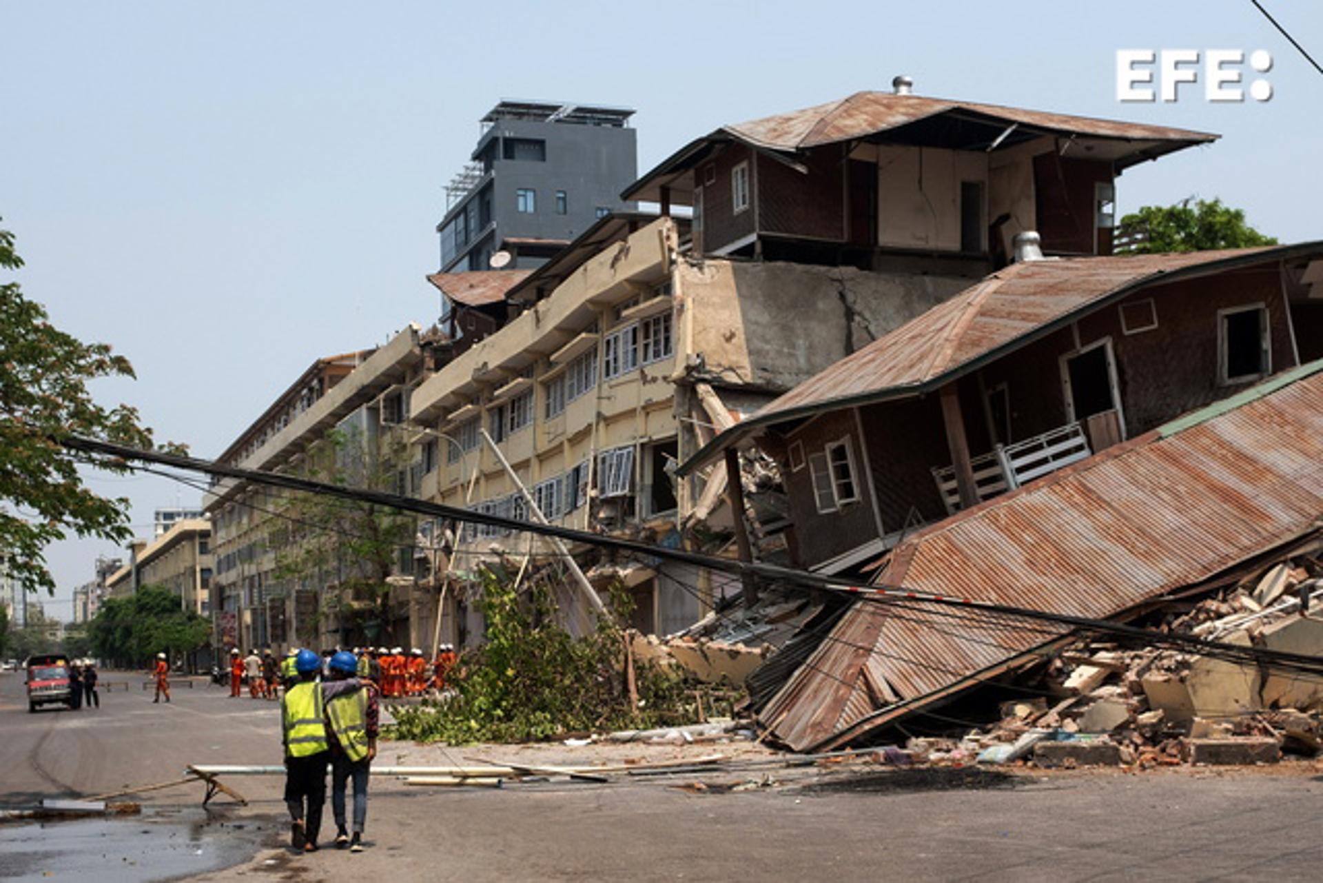La incomunicación y réplicas agravan situación de una Birmania arrasada por el terremoto