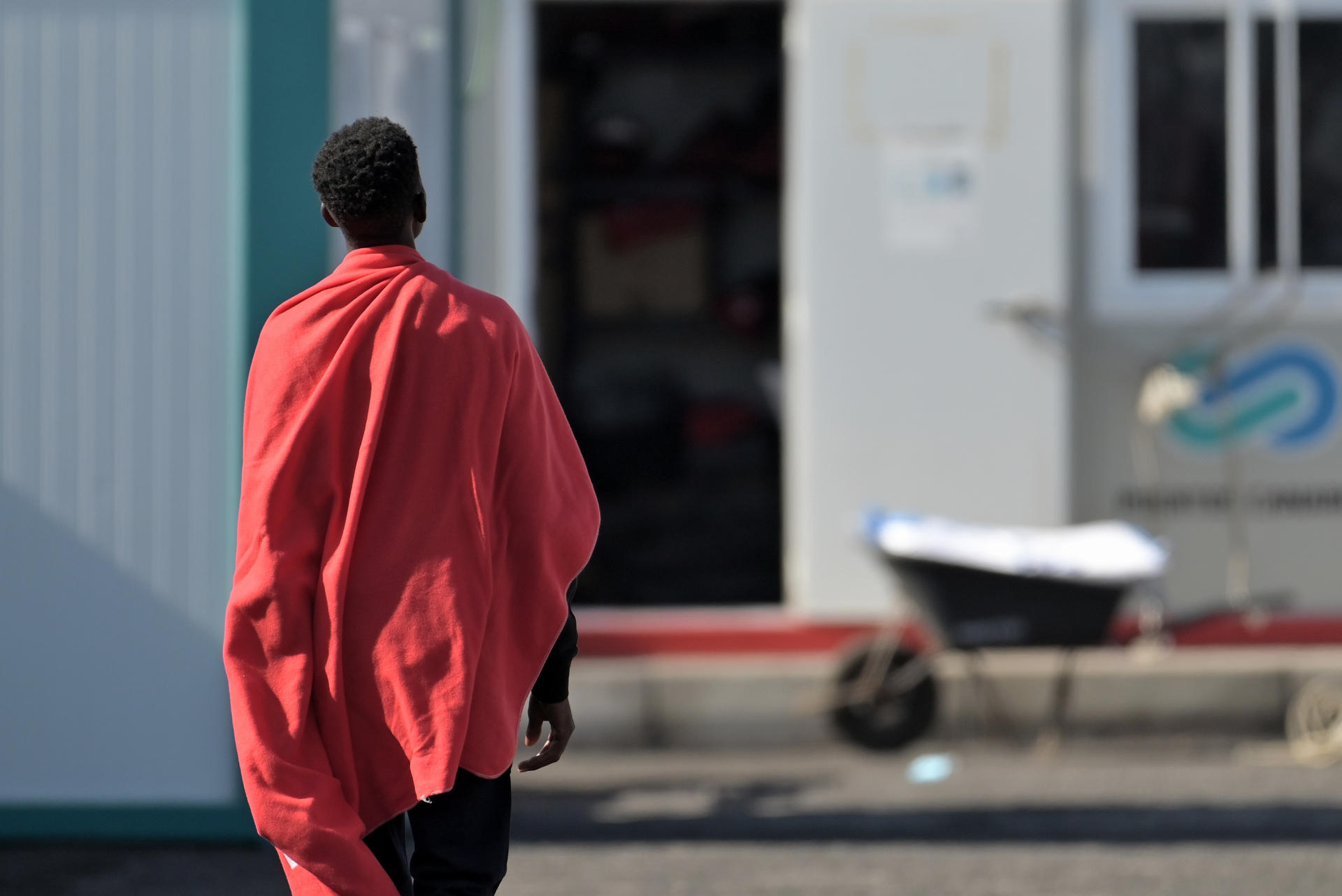 España bate recórds de inmigración irregular con servicios de acogida desbordados