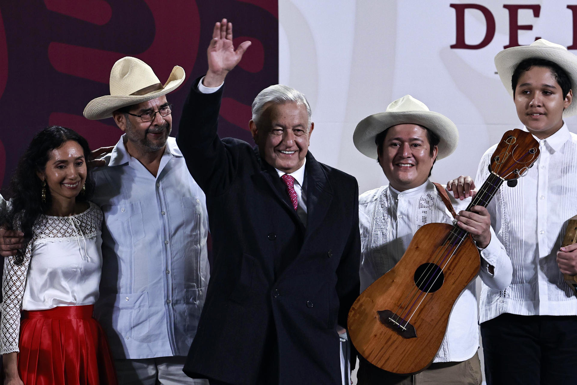 López Obrador se despide con su última conferencia ‘mañanera’: «Me voy satisfecho»