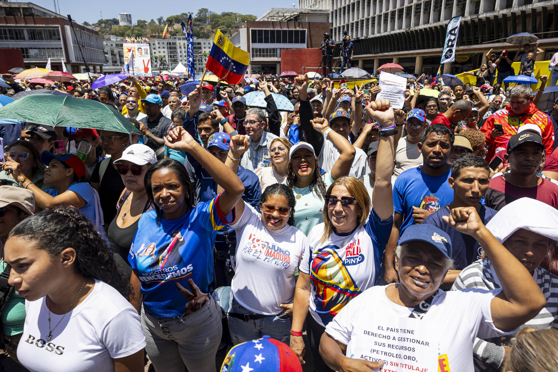 El chavismo marcha en Caracas para exigir el fin de las sanciones en medio de acercamiento con EE.UU.