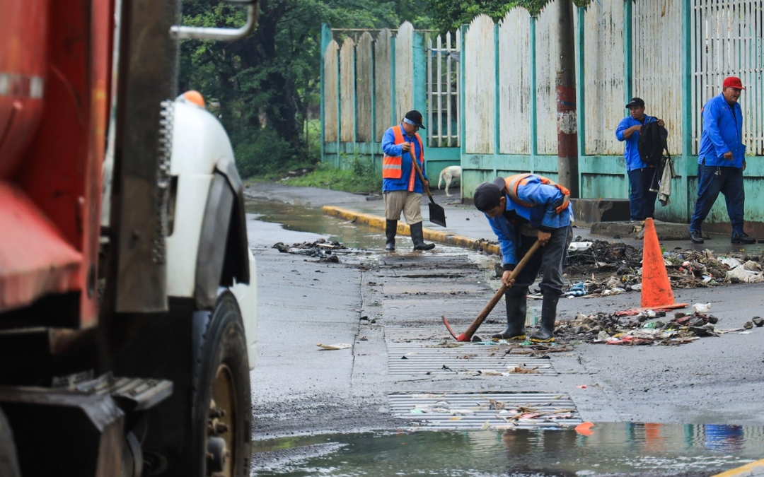 Dos ondas tropicales y un disturbio traerán intensas lluvias a Nicaragua esta semana