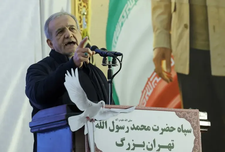 El asesinato de Jameneí es una «declaración de guerra a los musulmanes», dice el presidente de Irán
