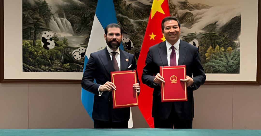 Laureano Ortega firma el primer convenio como apoderado de Ortega