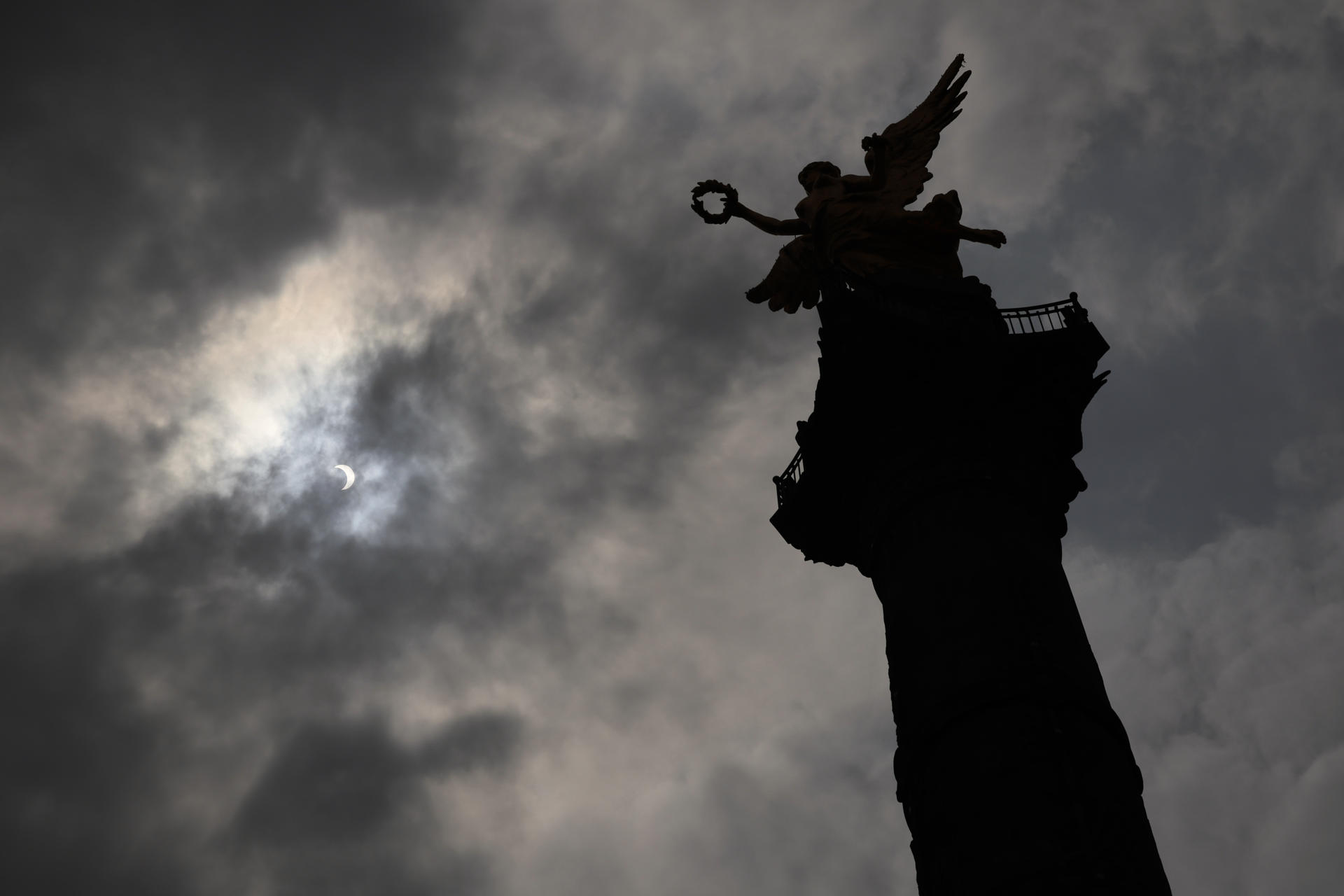 Astrónoma mexicana descarta daños por el eclipse: «El único efecto es el emocional»