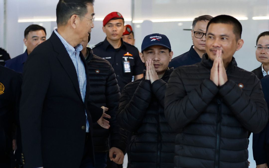 Llegan a Bangkok los cinco tailandeses liberados por Hamás tras 15 meses de cautiverio