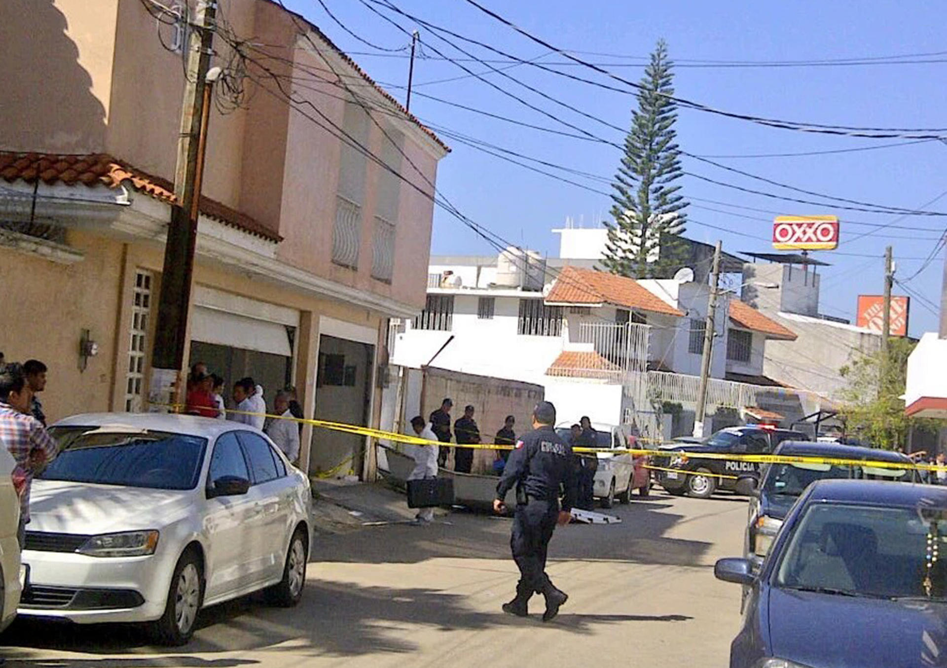 Se elevan a siete los muertos por un ataque armado en un bar en el sureste de México