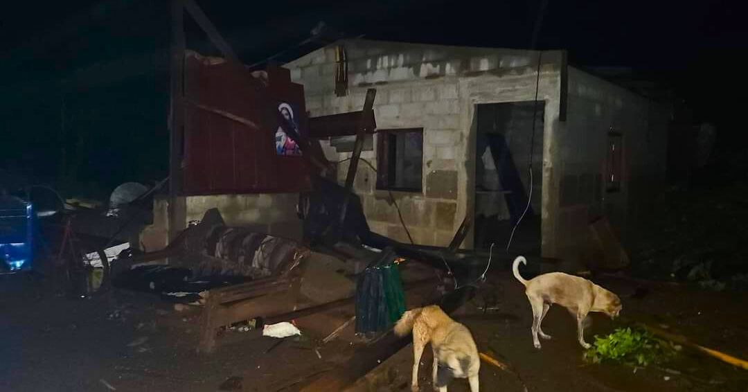 Al menos cinco viviendas dañadas por tornado en San Benito