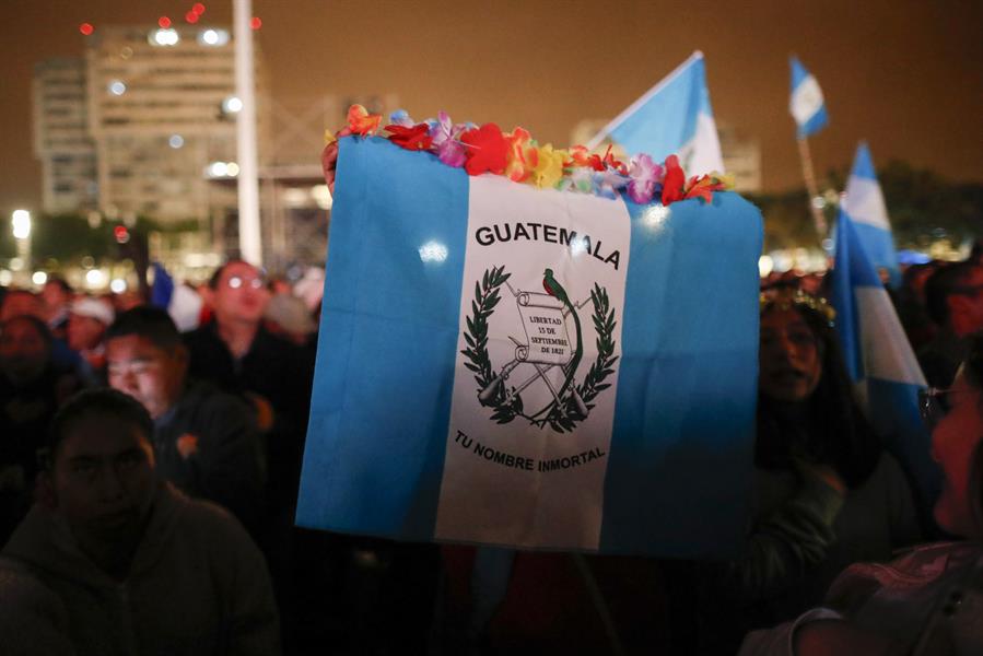 Fiscalía de Guatemala emite orden de captura contra periodista exiliado Juan Luis Font