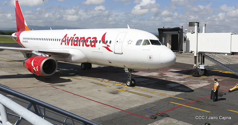 Avianca dice que no embarcará a pasajeros con parole a Estados Unidos