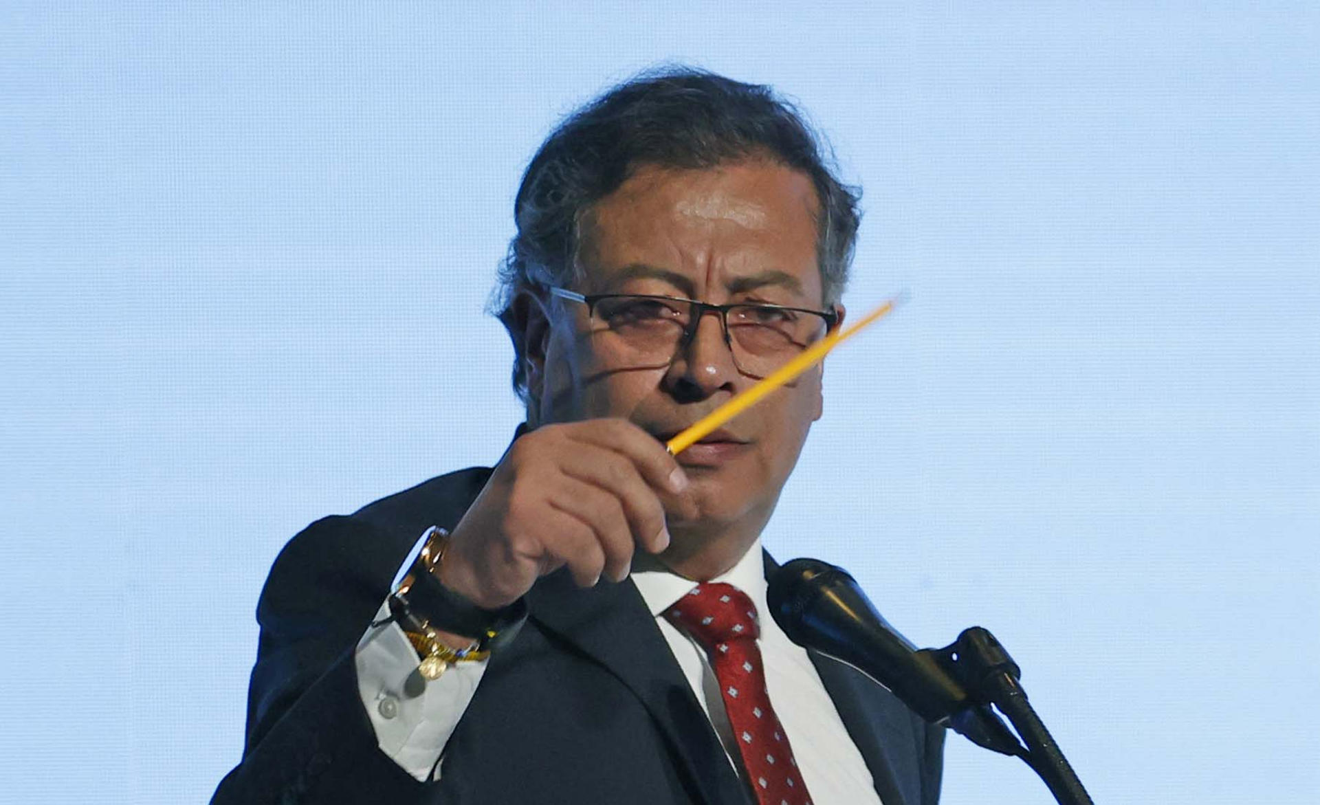 Petro dice que victoria de Orsi en Uruguay refleja la voluntad de cambio de Latinoamérica