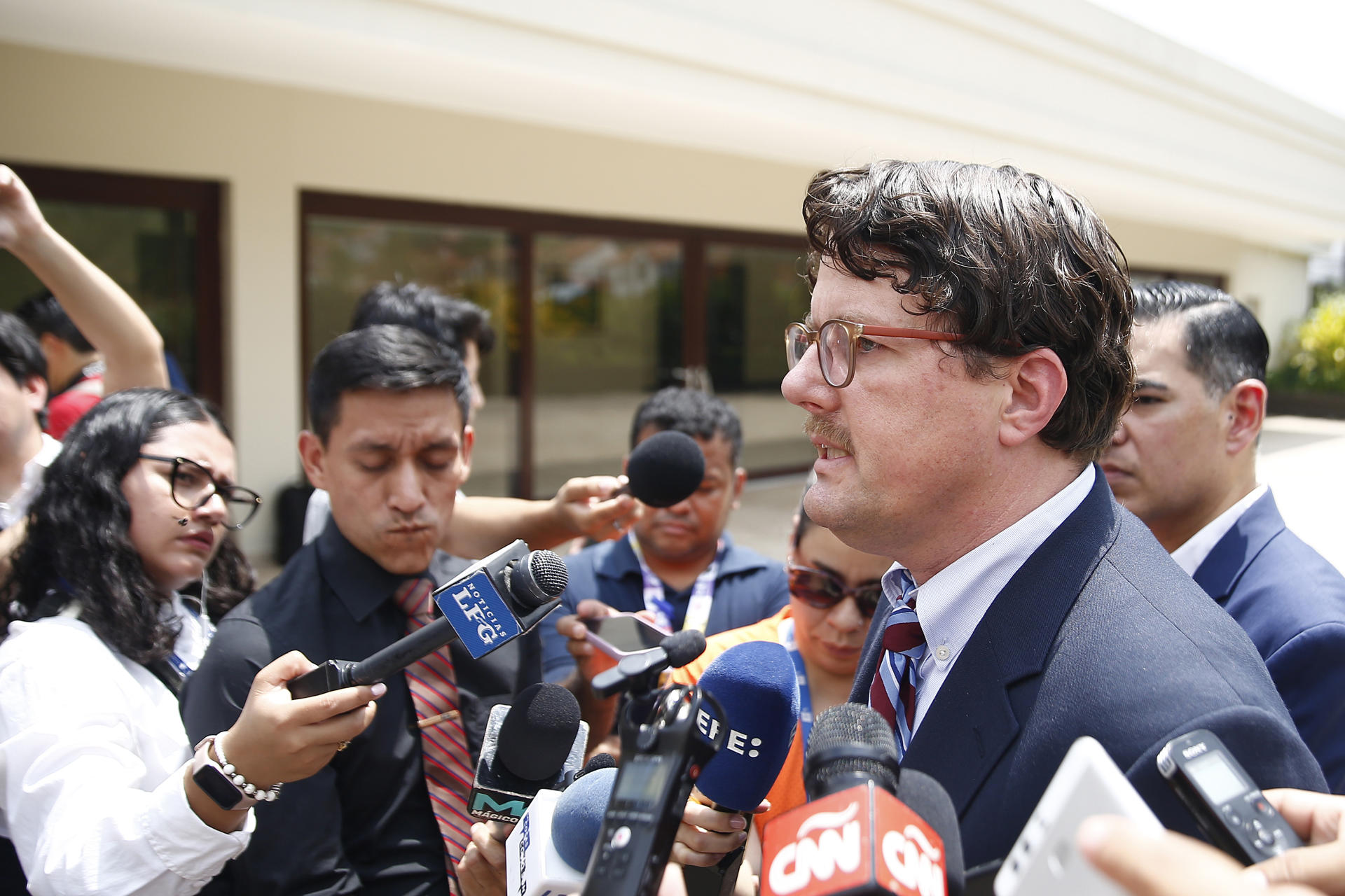 EE.UU. confirma que migrante expulsado «por error» fue enviado a cárcel de menor seguridad