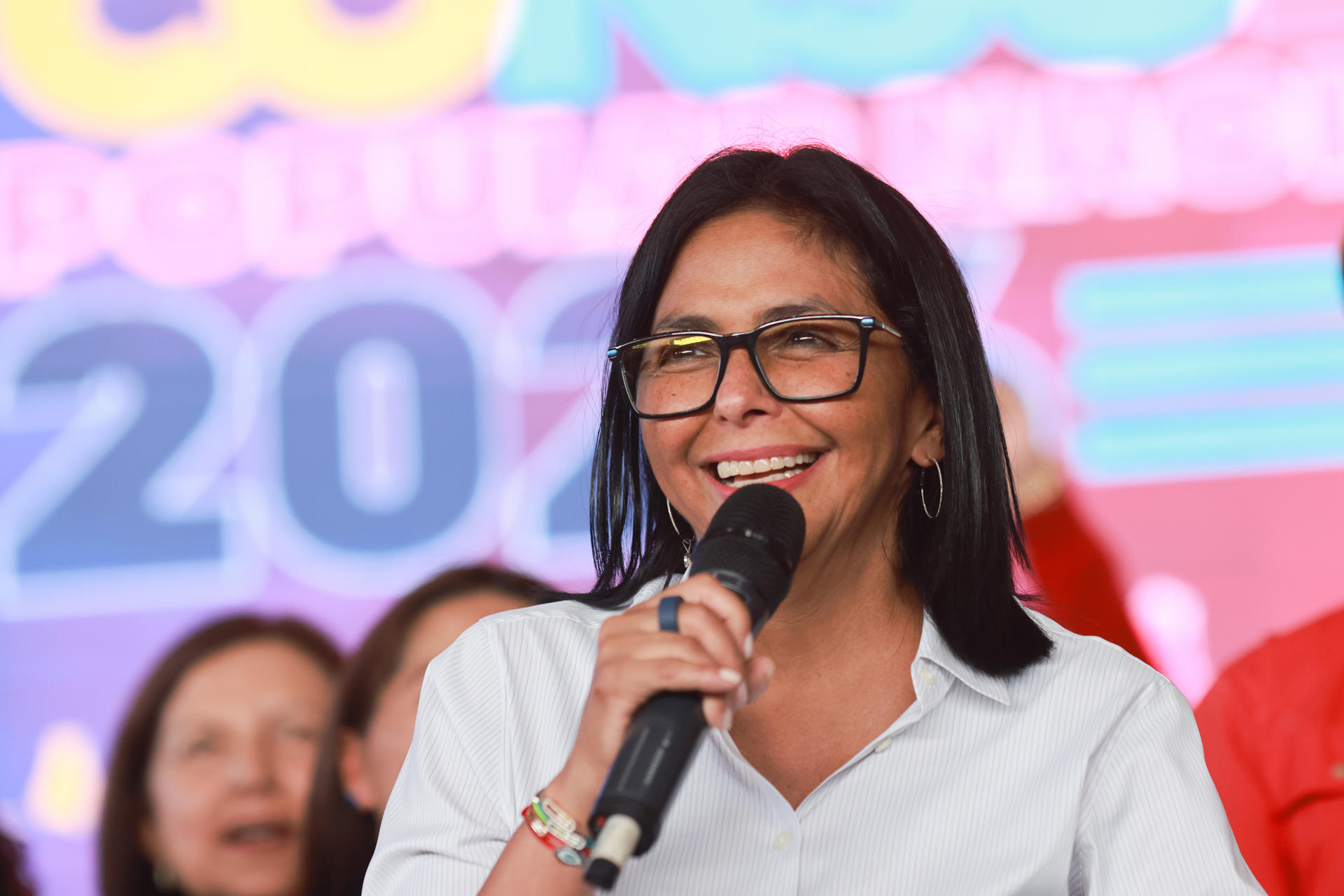 Delcy Rodríguez llama a superar el «odio» e insiste en pedir cese de sanciones a Venezuela
