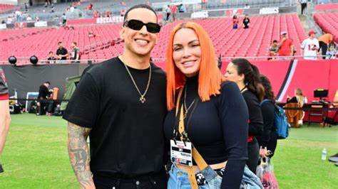 Daddy Yankee demanda a su esposa por retiros millonarios desde cuentas corporativas