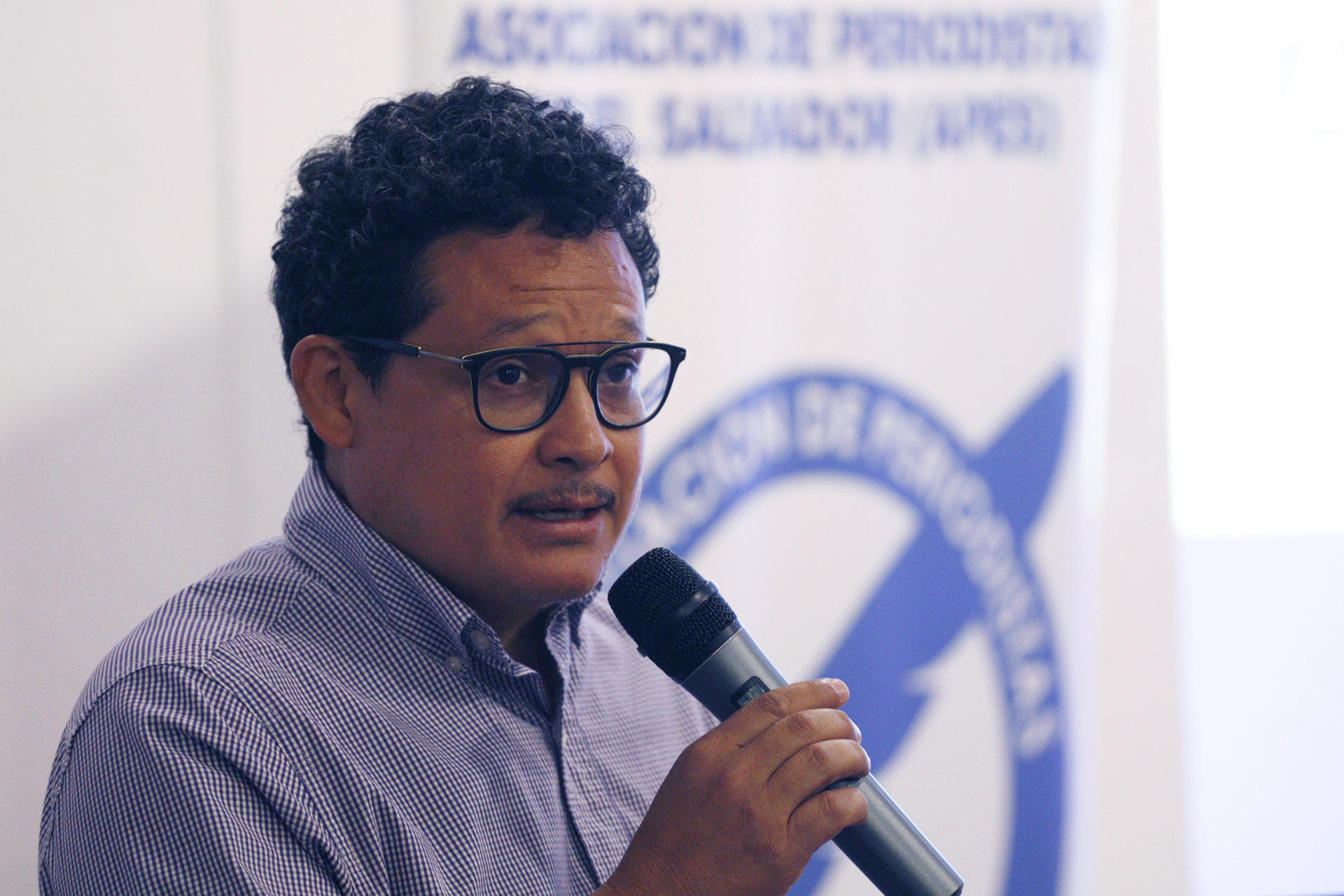 La asociación de periodistas de El Salvador cierra oficinas y proyectos de cooperación