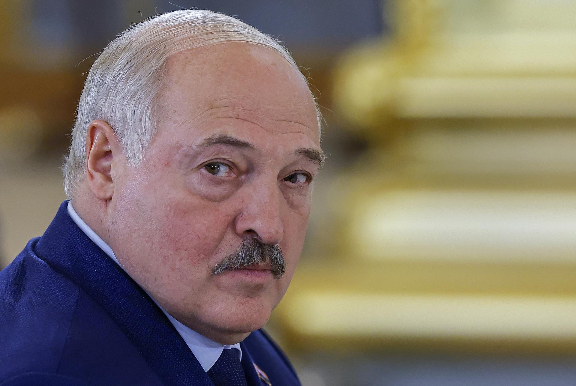 Putin felicita a Lukashenko por sus 30 años en el poder en Bielorrusia