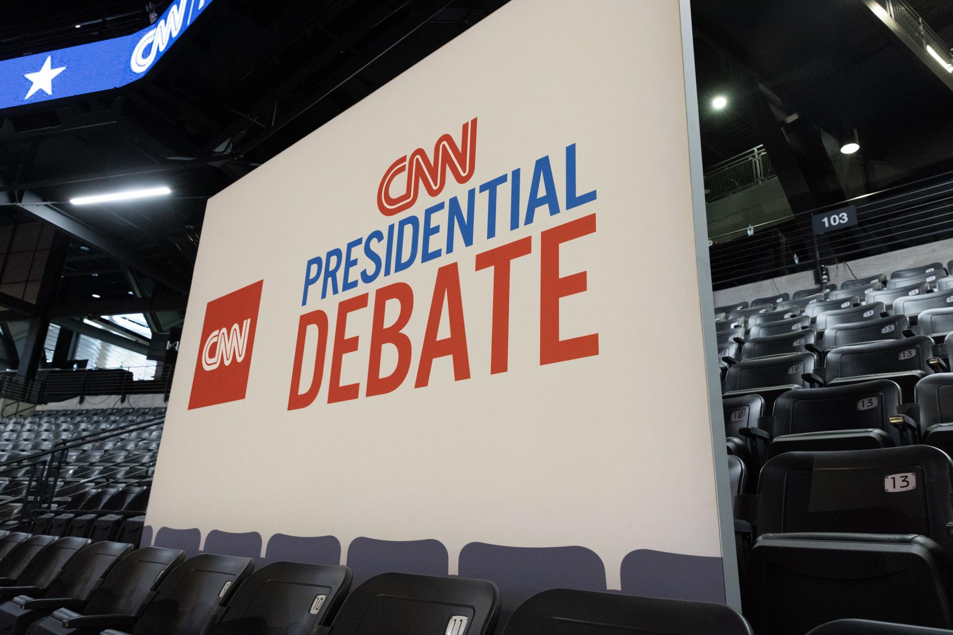 Trump llega a Atlanta en su avión privado para su primer debate con Biden