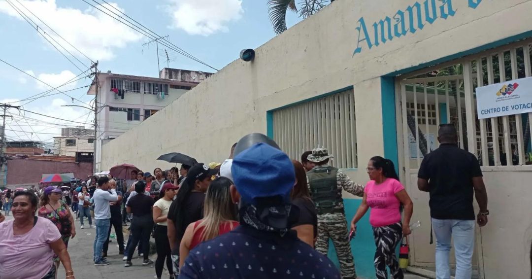 Participación y tranquilidad marcaron la votación en el oeste de Caracas