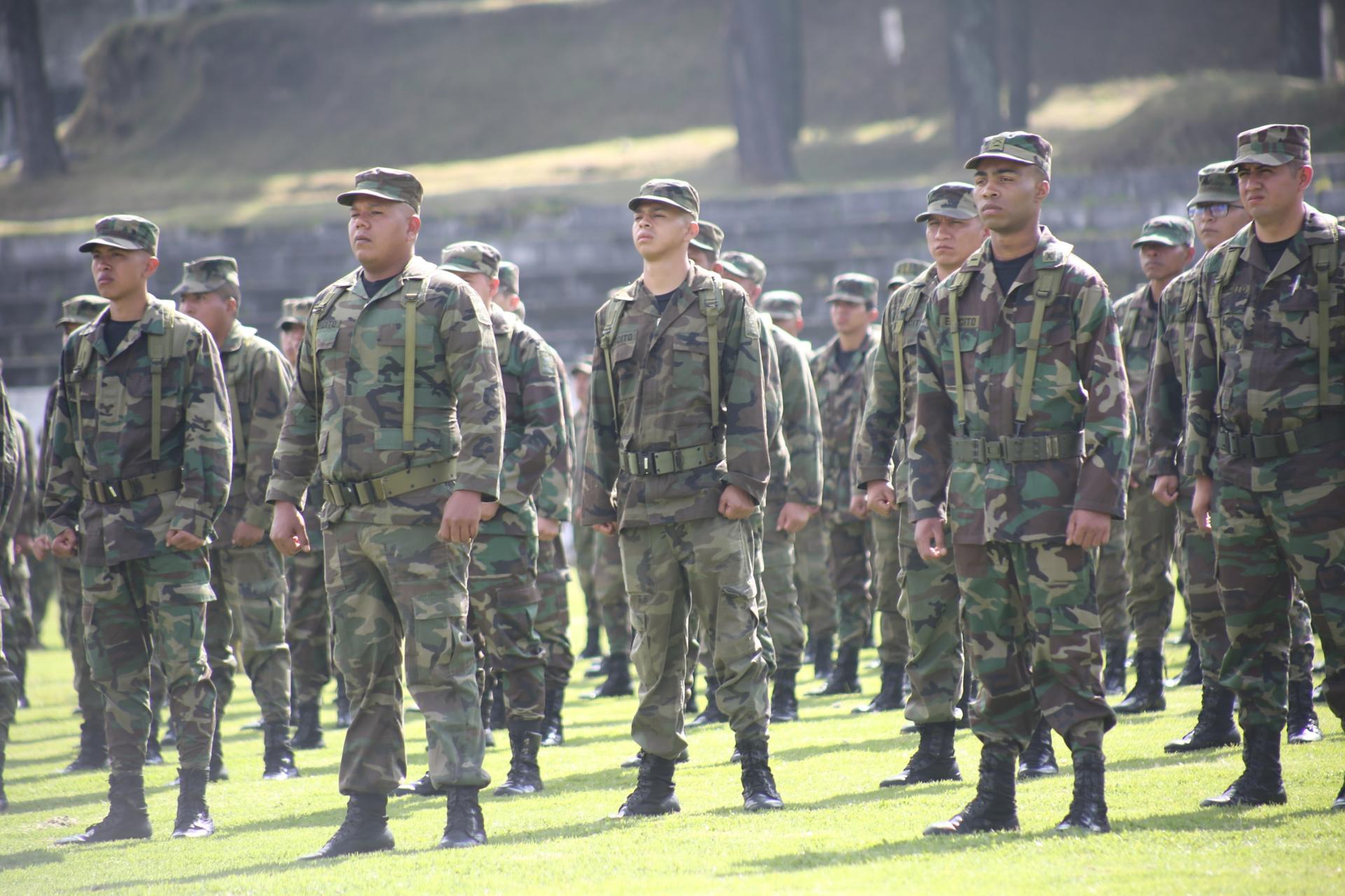 Unos 1.800 reservistas de Fuerzas Armadas de Ecuador inician reentrenamiento en cuarteles