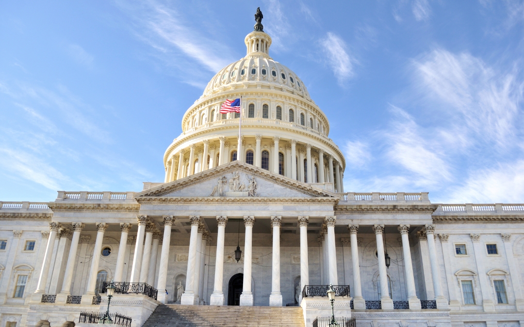 El Congreso de Estados Unidos aprueba impuesto del 3.5% a las remesas