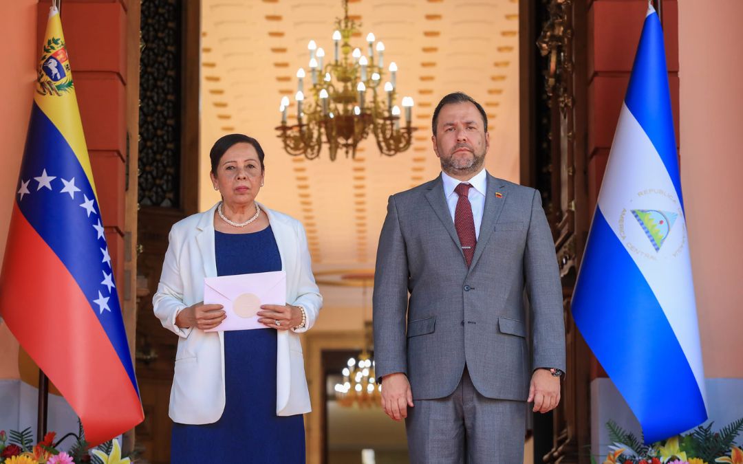 Dictadura le quita la embajada de Venezuela a Daysi Torres tras caída de Maduro