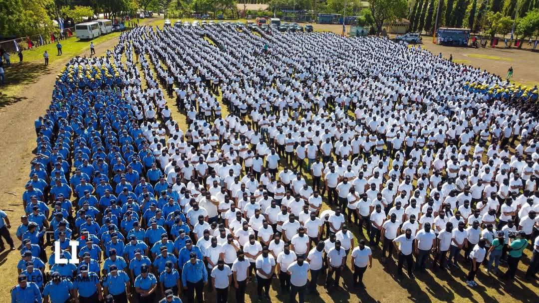 Más de mil paramilitares juran como «policías voluntarios» en León
