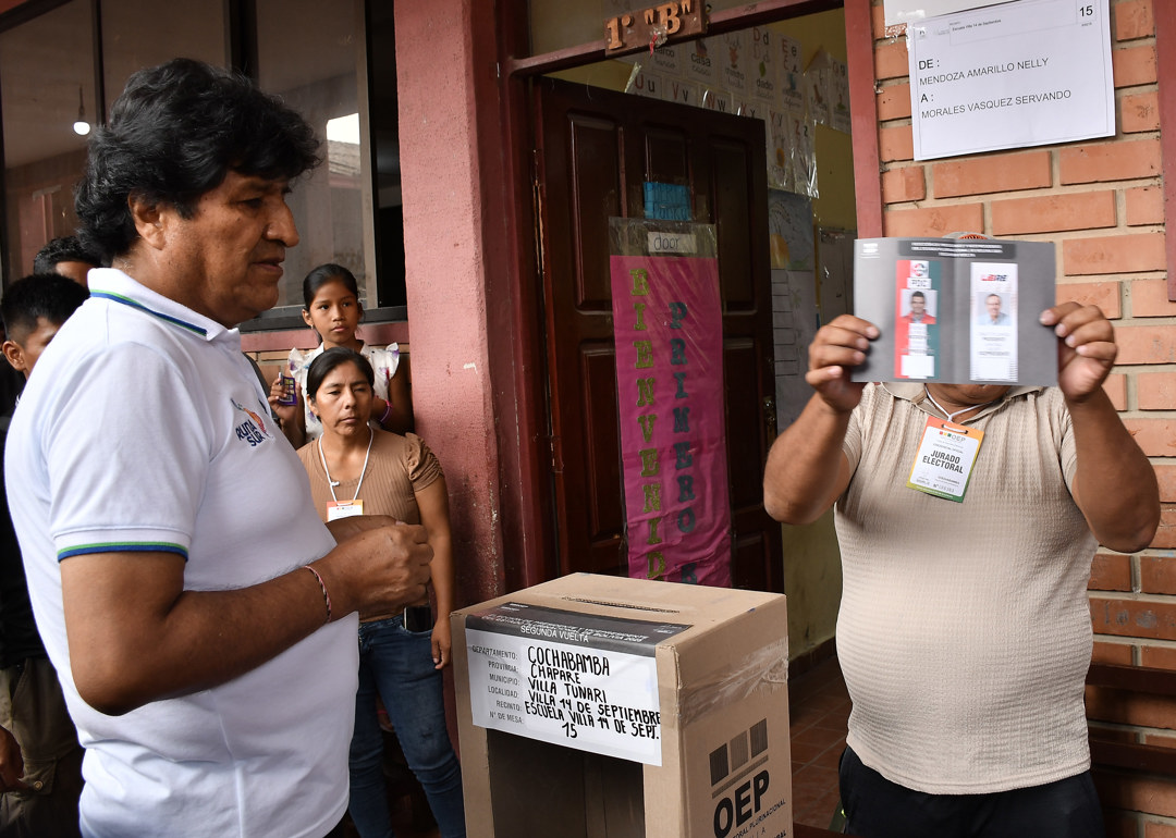 Evo Morales dice que ninguno de los candidatos «representan al movimiento popular»