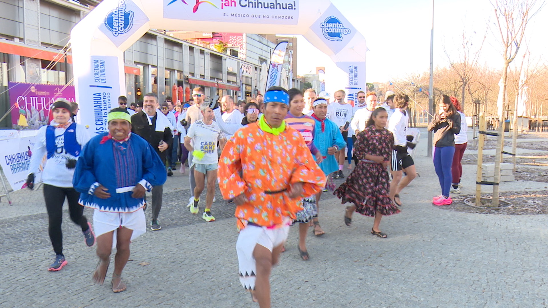 De la Sierra Tarahumara a Madrid: corredores rarámuri llevan a España su tradición ancestral