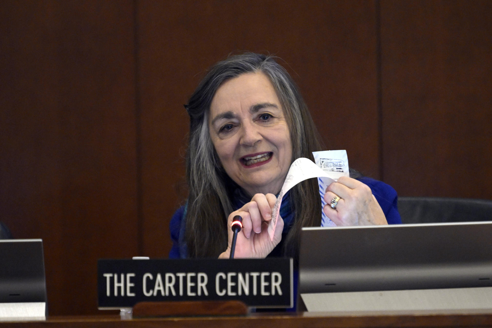 El Centro Carter muestra supuestas actas electorales que dan victoria a González Urrutia
