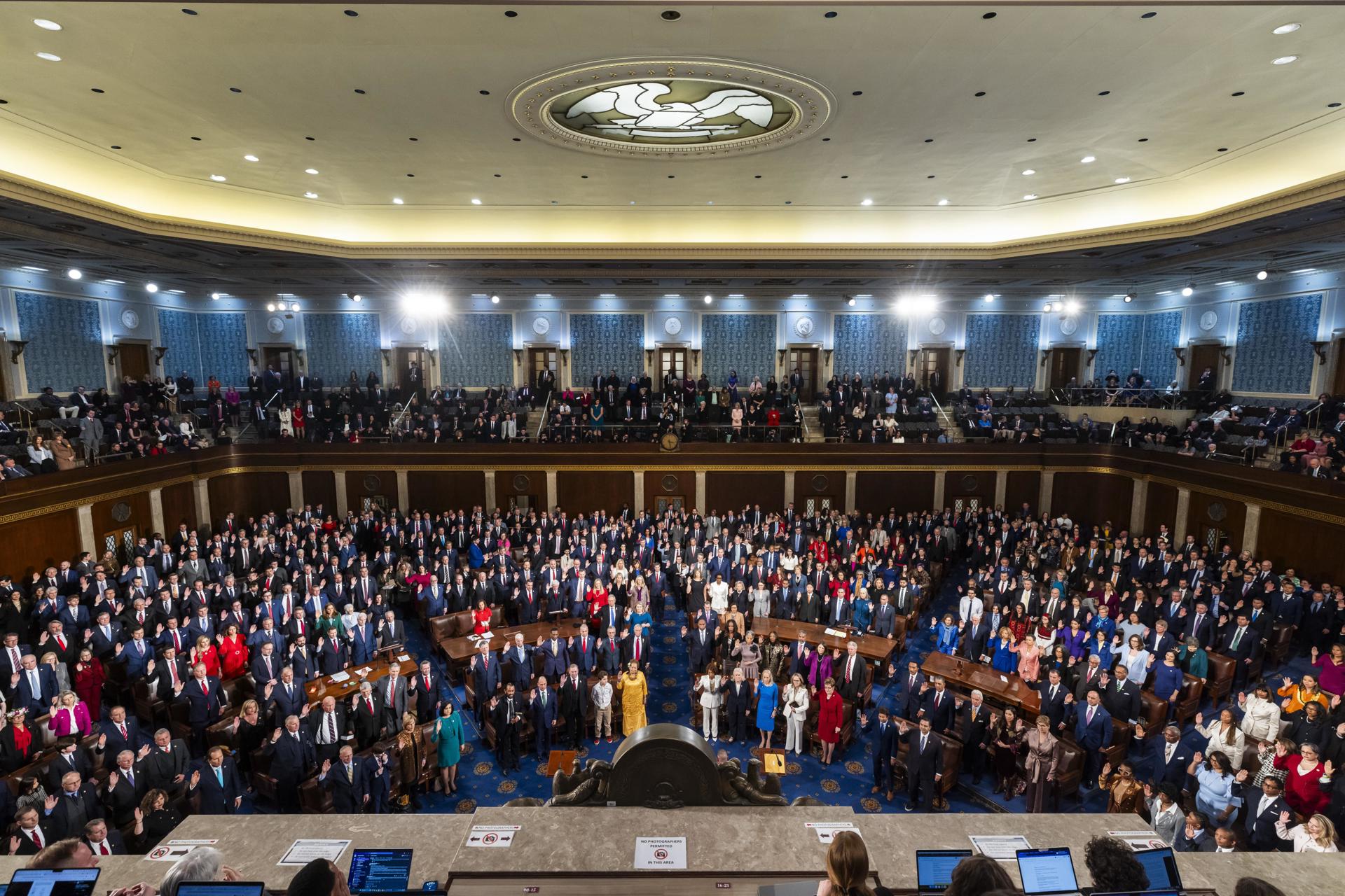 El Congreso de EE.UU. inicia una nueva legislatura con una mayoría débil pero fiel a Trump