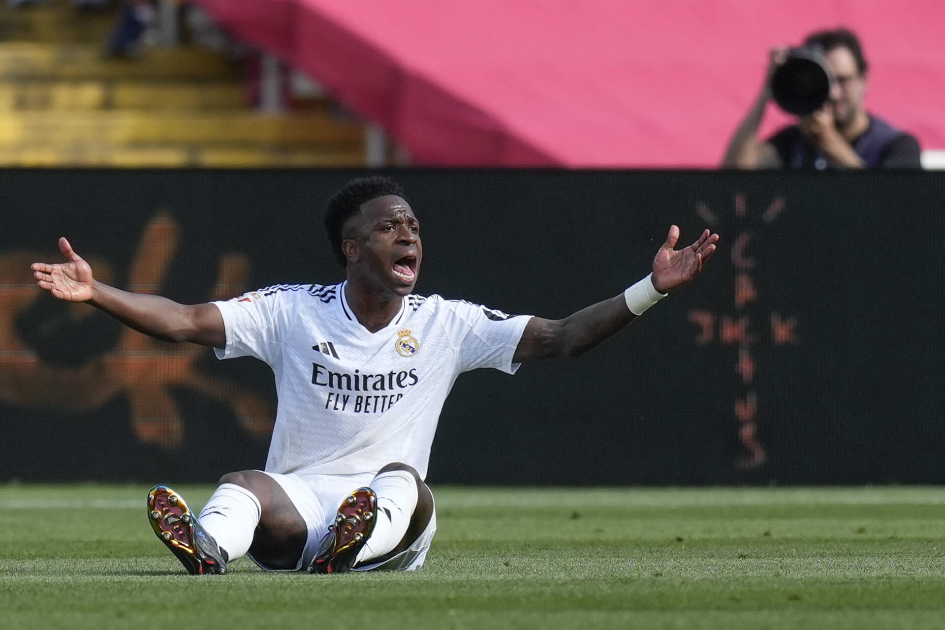 Vinícius sufre un esguince de tobillo