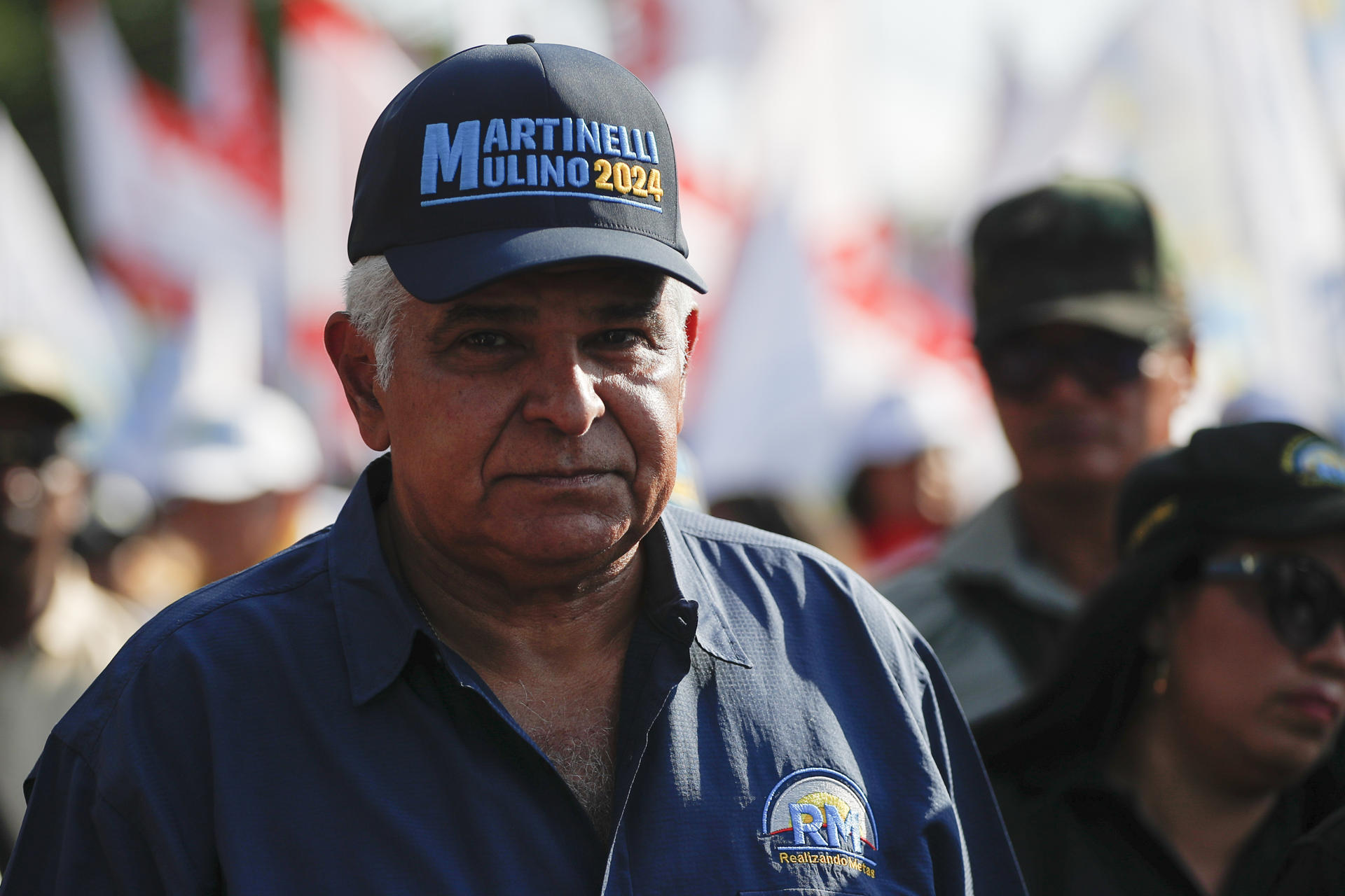 Candidato panameño: Si gana Trump que «eche una paladita de cemento» para un muro en Darién