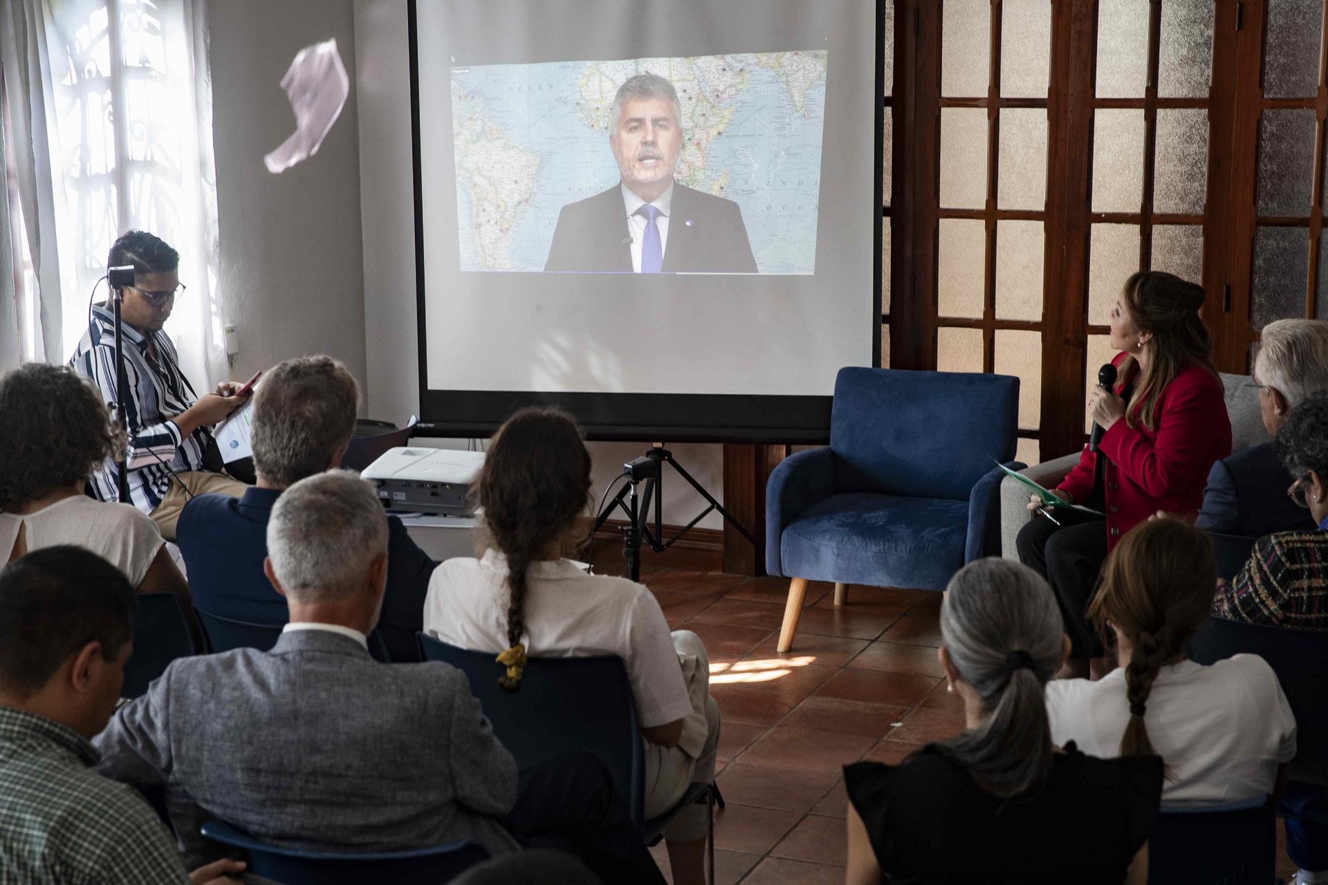Convertir a periodistas en apátridas «es un crimen de lesa humanidad»