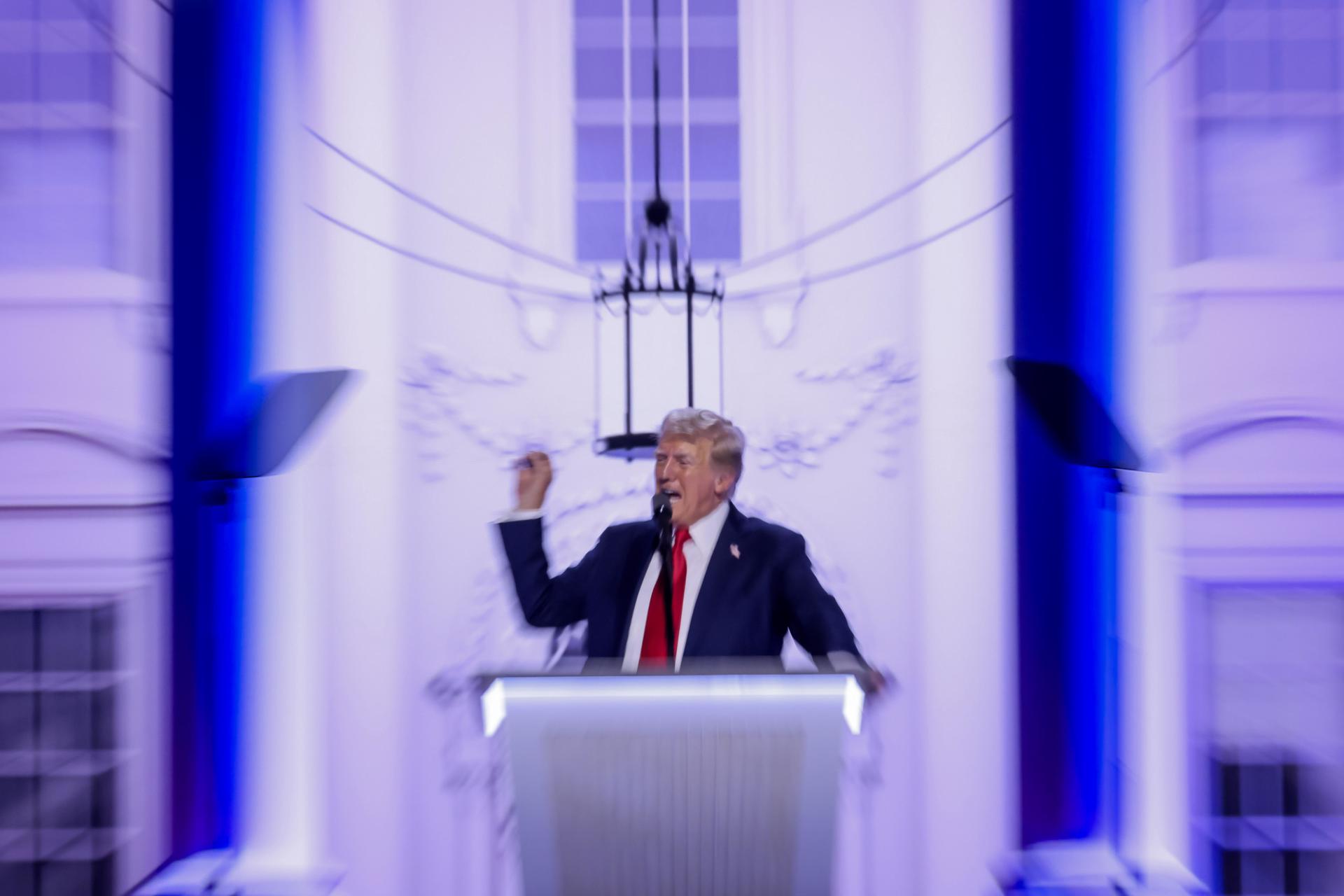 Trump Media cae en bolsa tras rivalizar con Harris y reduce la fortuna del expresidente