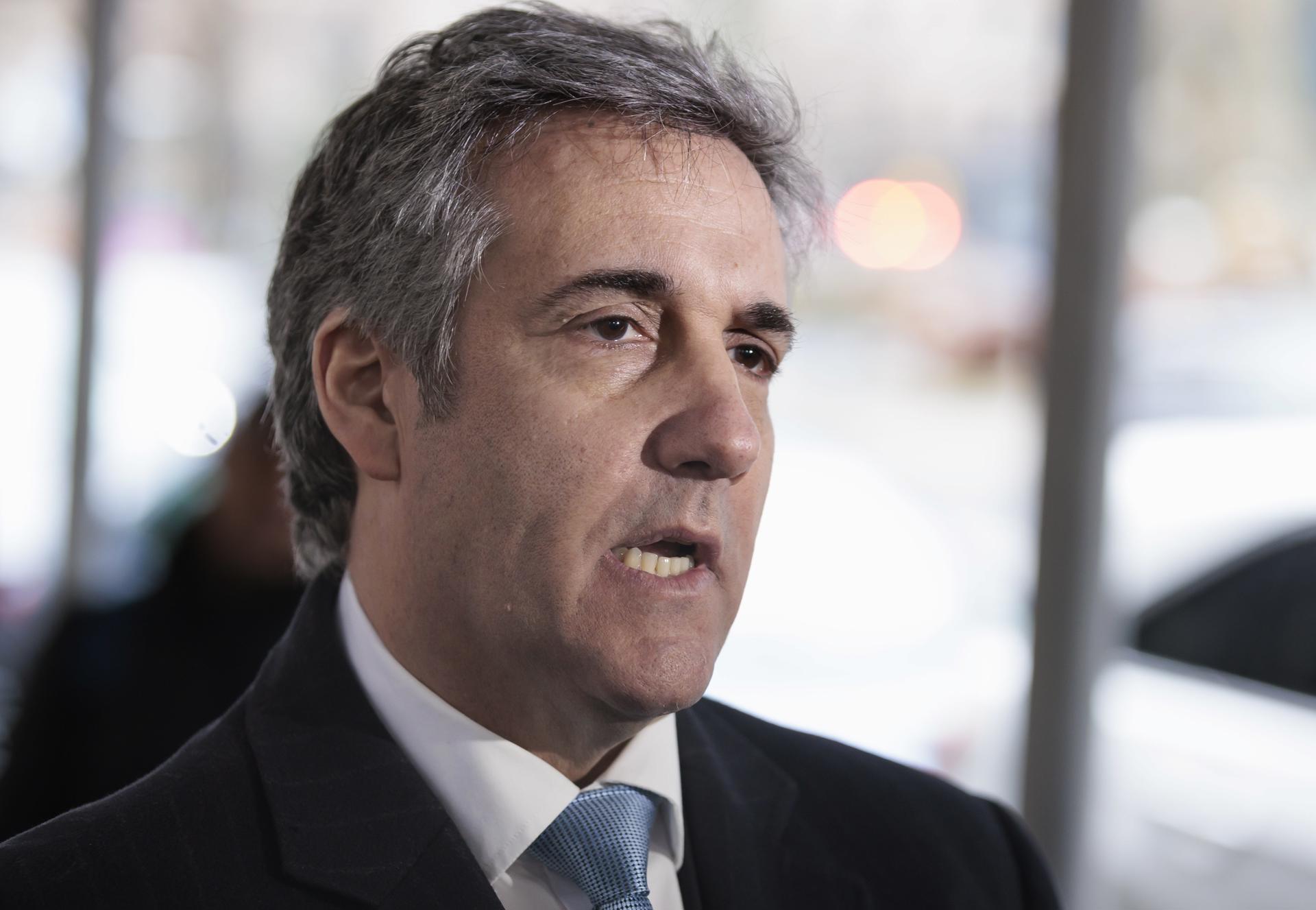Juez pide al que fue mano derecha de Trump que no haga comentarios del caso en sus redes