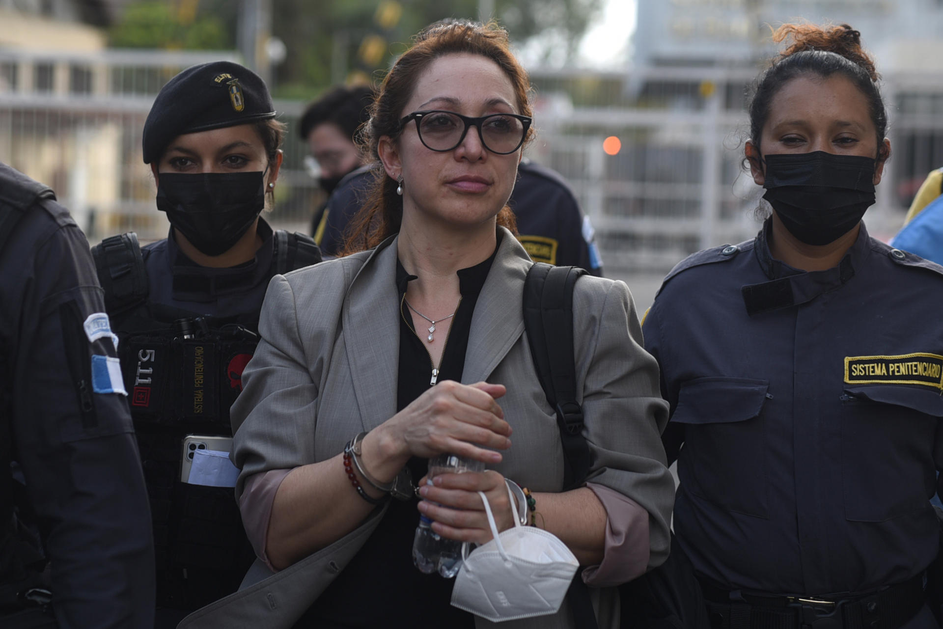 Exfiscal anticorrupción de Guatemala sale al exilio en medio de persecución en su contra