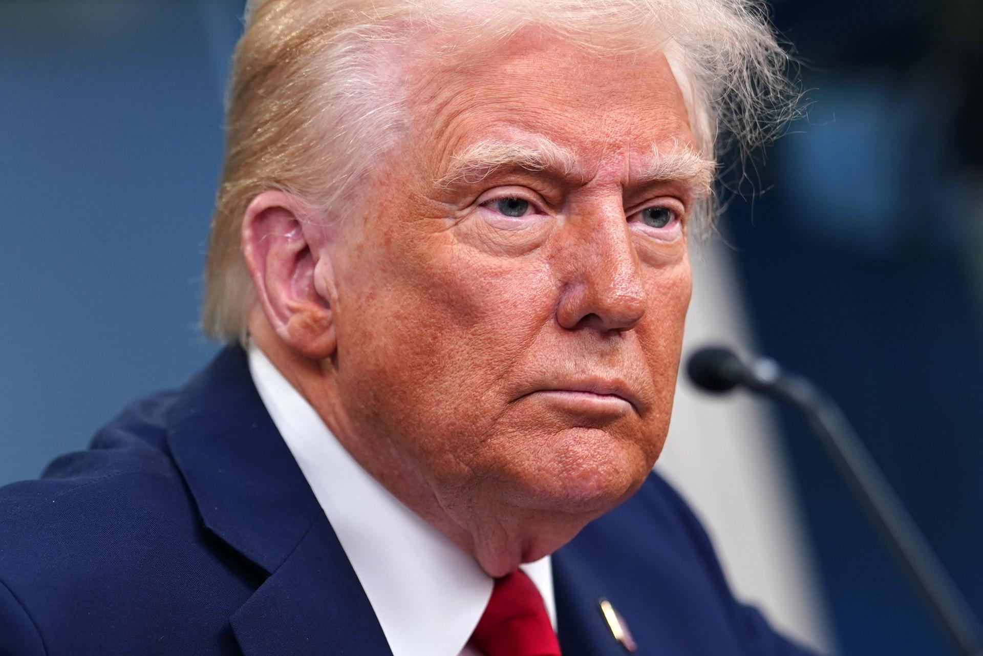Donald Trump culpa al helicóptero y a cuotas de diversidad de Obama y Biden de la colisión aérea