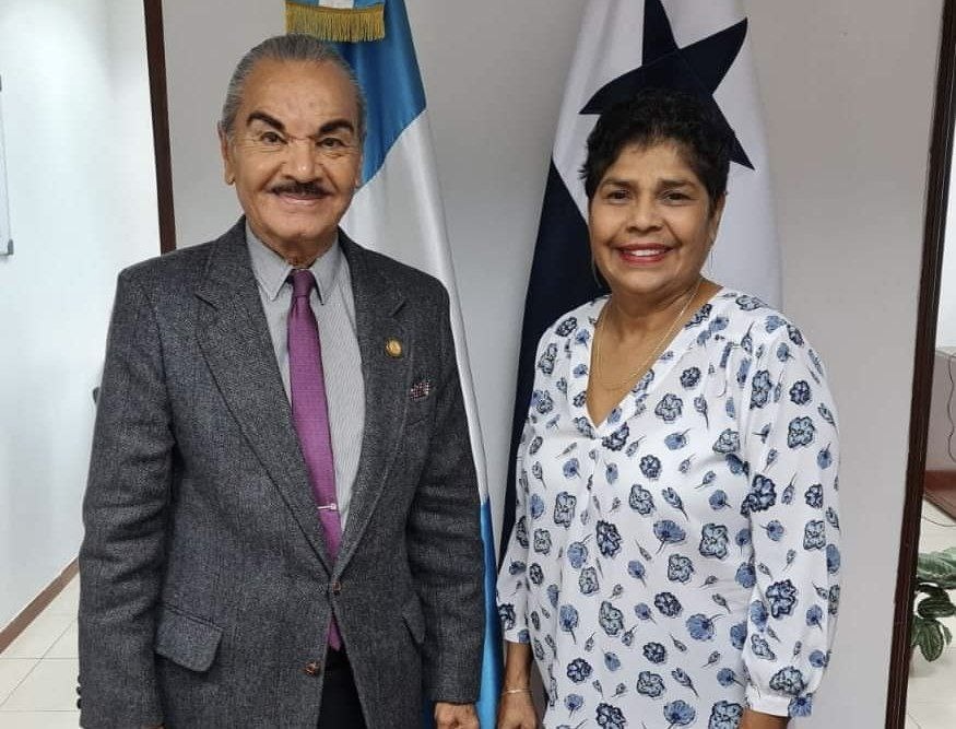 Régimen destituye a embajadora en Panamá mientras expresidente sentenciado sigue refugiado