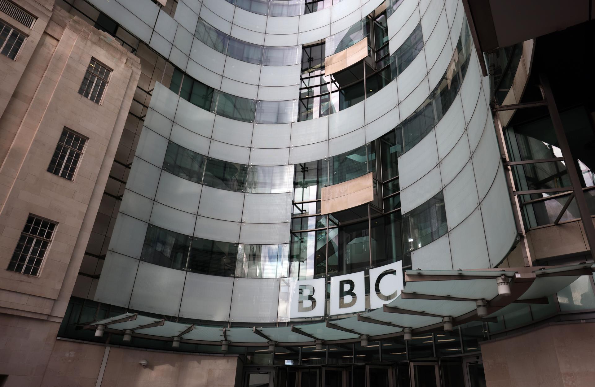 Donald Trump tacha de «corrupta» a la BBC y asegura que está obligado a demandarla por difamación